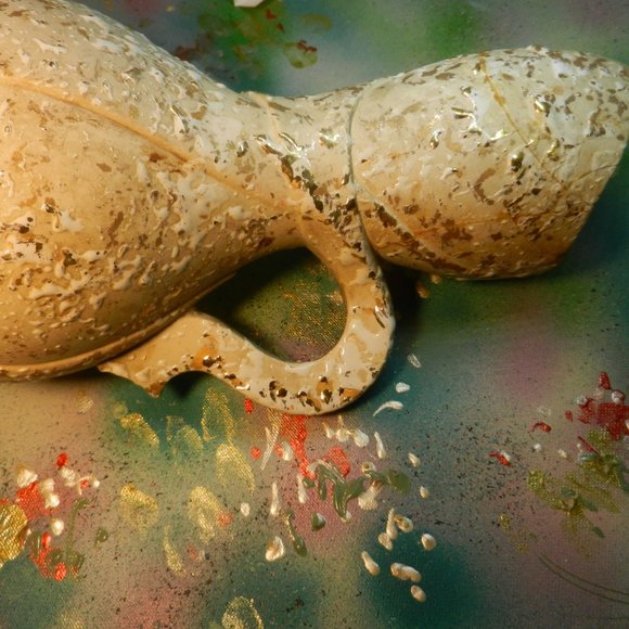 VTG cream gold textured spatter urn vase w handle **read description** - Picture 10 of 14